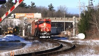 preview picture of video 'CN 2635 at Washago (20DEC2014)'