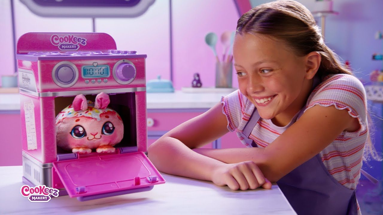 COOKEEZ Makery: Kis sütő játékszett meglepetés plüss állattal videó