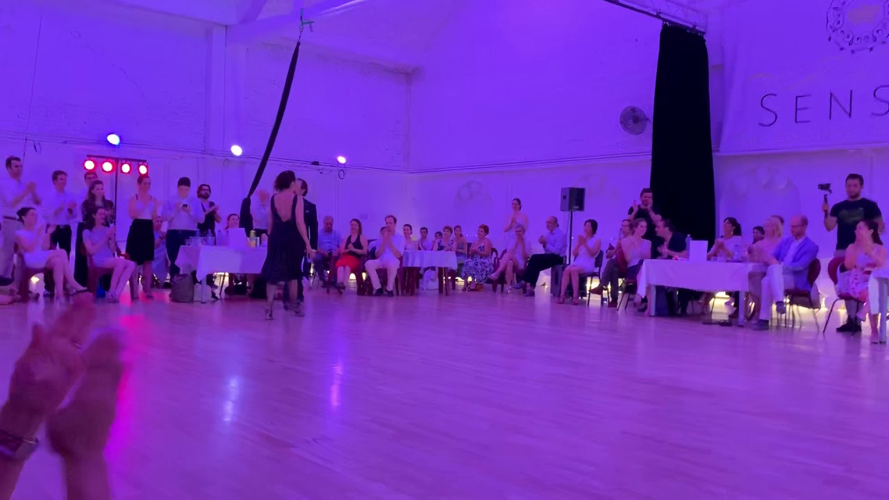 Gustavo Naveira y Giselle Anne în Budapest 4