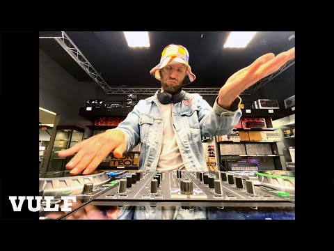 Vulfmon - Hit The Target (Vulfmix feat. Eddie Barbash)