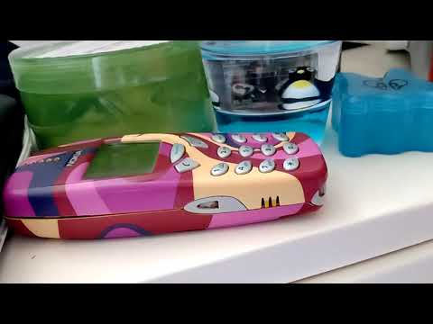 Nokia 3310 vibrating