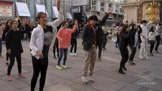 preview picture of video 'Dancing in the City'