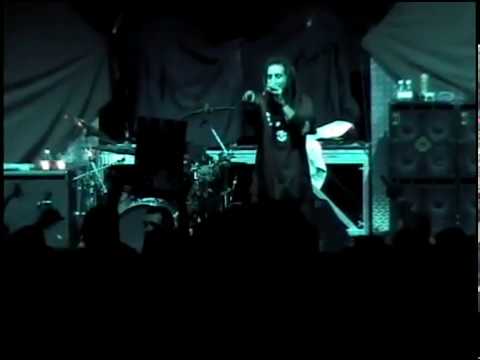 Darwin's Waiting Room -  2002.02.16 - CHICAGO, IL, VIC THEATER (CENTER TRIPOD)