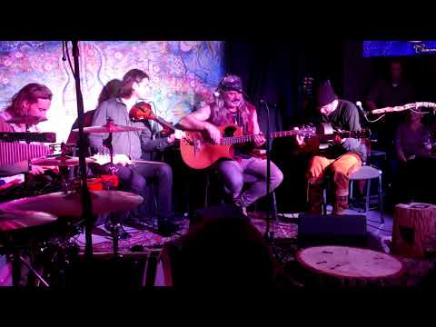 Driftwood Holly, Jäcki Reznicek und Band akustisch auf "Casanova" Tour 2018