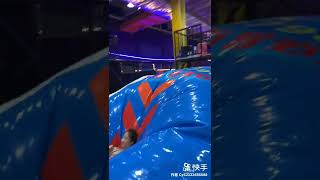 【Funny TikTok】ちょいエロ?パンチラJUMP台　すごいぞ中国