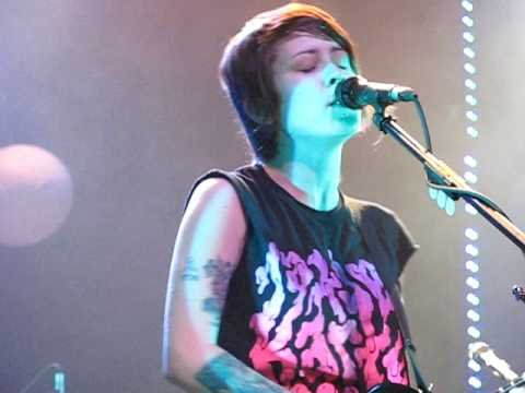 Sun 3/23 Tegan & Sara - Sara Changing Live + I Know x3 @ #4 The Henry Fonda Theatre 10/19/08