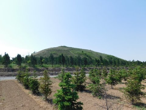 China Pyramid: Emperor Aidi - Han Dynasty Pyramid Tomb - Yiling 义陵