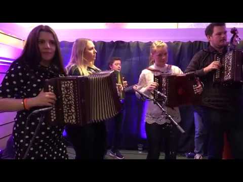 Småradarane  - Reinlender etter Anders Kjerland -  Blømingsfestivalen 2019