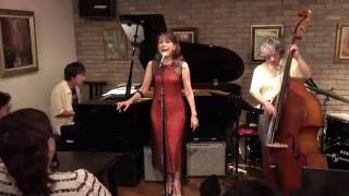 キャロル山崎 - Almost Like Being In Love