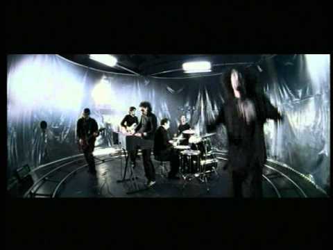 Video per il significato della canzone Vengo dalla luna di Caparezza