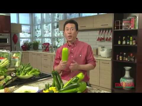 , title : 'Opo Squash vs. Zucchini: What's the Difference? with Chef Martin Yan'