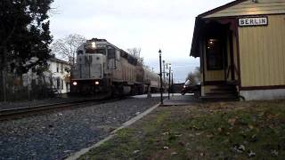 preview picture of video 'Berlin Train Station, NJ, Westbound NJ Transit Train'