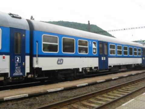 Příjezd vlaku Os 6413 do stanice Ústí nad Labem-Střekov+hlášení o příjezdu