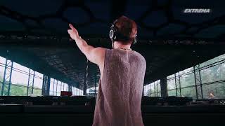 Aaron Hibell Declaring a State of Emergency with a classic: The Age Of Love 🖤