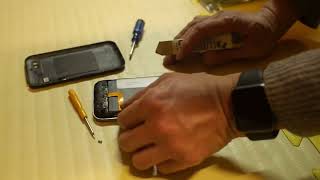 Replacing Blackberry Classic Q20 cell phone battery