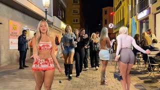 Nightlife, Germany / Night walk in Düsseldorf through the party streets at the n