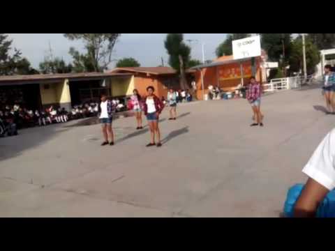 Caballito de palo 😀😂 baile 😵😀😄😜