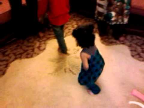 Rumaisas first reaction at cat