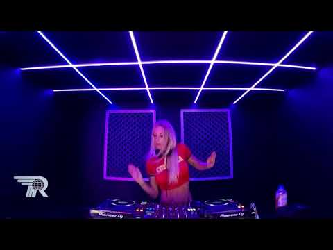 ROSSTREAM SPECIAL / DANIELA HENSEL / 10 DE MARZO