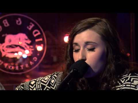 Caroline Savoie - J'ai demandé à la lune (Indochine - Reprise Acoustique)