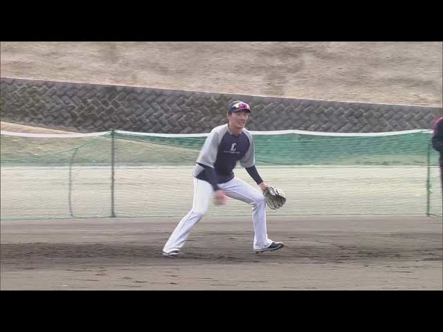 【春季キャンプ】打球が抜けないんです!! ライオンズ・源田壮亮の華麗な守備!! 2022年2月9日 埼玉西武ライオンズ