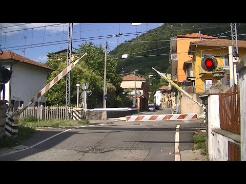Spoorwegovergang Omegna (I) // Railroad crossing // Passaggio a livello