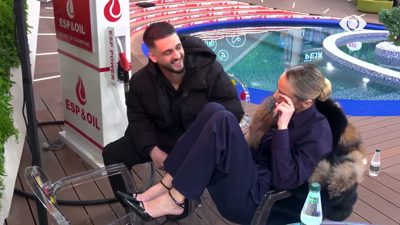 Shumë erë e mirë të vjen ty/ Gimbo i drejtohet Selinit, banori e 'mbulon' me puthje