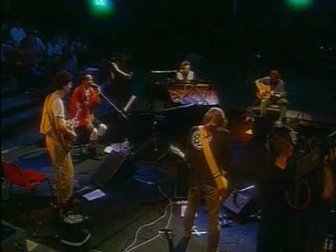 CSI - ... and the radio plays (live @ Acoustica Videomusic)