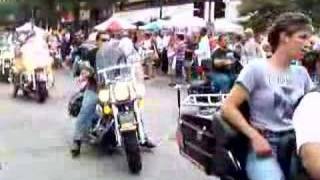 preview picture of video 'Hot Summer Nights Sioux Falls SD Harley Davidson Parade'