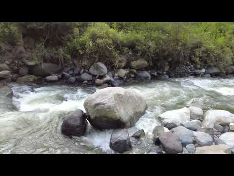 Paseo por la Naturaleza: Banos de Agua Santa (4K) - Tungurahua, Ecuador