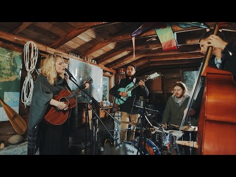 Lydia Hol - Heading North