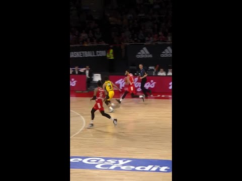 Nick Weiler-Babb with the must-see play!