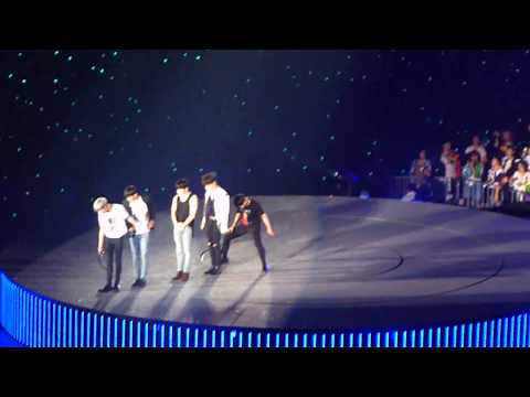 170728 SMTOWN TOKYO DOME - Everybody Onew butt^^;