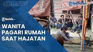 Wanita Pagari Teras Rumah saat tetangga Menggelar Hajatan, Cegah Tamu yang Duduk di Terasnya