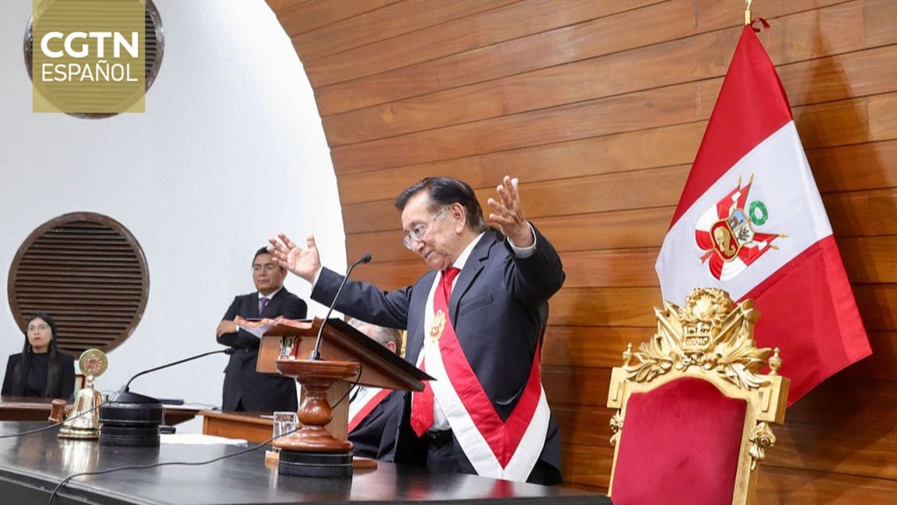 José Balcázar asume como presidente interino de Perú