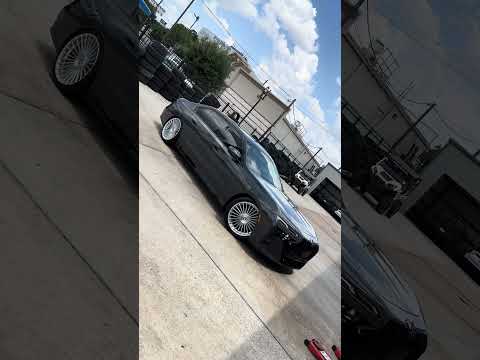 AWT - Gray 2023 BMW 7 Rolling On Silver Machined 22\" Staggered Road Force RF 22 Wheels