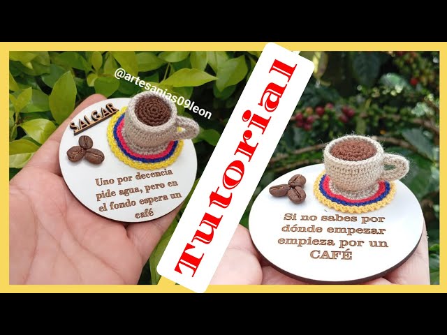 Vídeo relacionado con Vspek Café Positivo Peluche Motivadora, Taza de Café Llavero, Muñecas de Punto, Apoyo Emocional Crochet Coffee con Tarjeta, Regalos Originales para Mujer, Hombres, Decoración Hogar, Objeto de Oficina