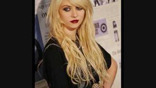Taylor-Momsen Photos