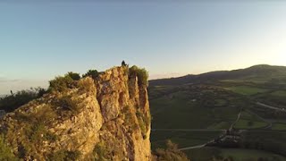 preview picture of video 'Soaring à Solutré - Vidéo parapente'