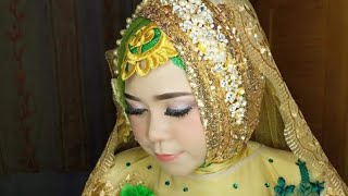 preview picture of video 'Pemasangan Ulos Ke Pengantin Adat Sumut // Junanto Wiryawan & Erliana Saragih ,18 Oktober 2018'