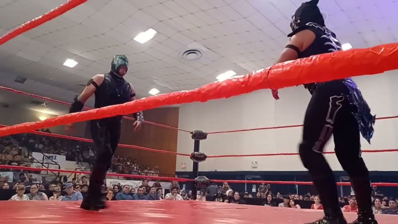 Aerostar Vs Parka Negra de Lucha Libre AAA en 3Bat Productions.