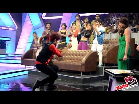 Croc Roaz Raghav Propose Bipasha Basu In SlowMo Dance Style