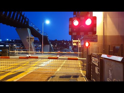 Night Mode Alarms at Lincoln Brayford Level Crossing, Lincolnshire