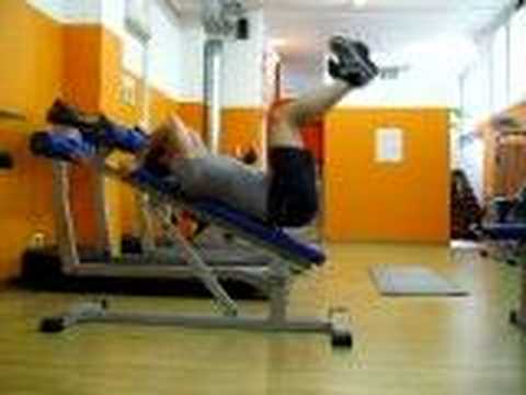 Weighted Incline Reverse Crunch - StudioMiletto.com