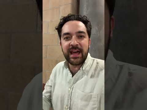 Acaban de desalojar al presidente Trump de la cena de corresponsales al escucharse detonaciones.