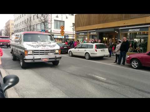 Riihimäki vanhojen autojen vappuajelu 2015