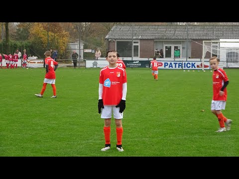 Voor aanvang Oranje-Wit JO11-1  - DOVO JO11-3