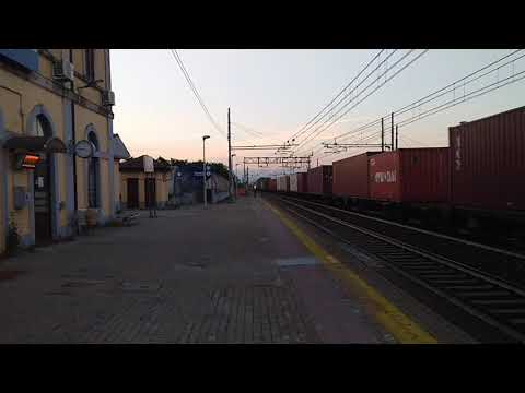 treno container con 2 e652 in doppia trazione