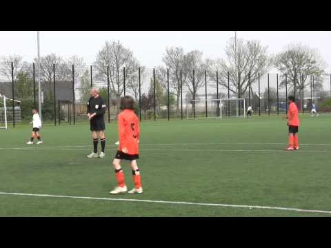 Kampioenswedstrijd VV De Meern E5 - Desto E3 met echte scheidsrechter !