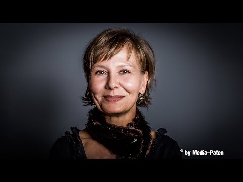 download lagu mp3 mp4 Dorette Hugo, download lagu Dorette Hugo gratis, unduh video klip Download Dorette Hugo Mp3 dan Mp4 Unlimited Gratis